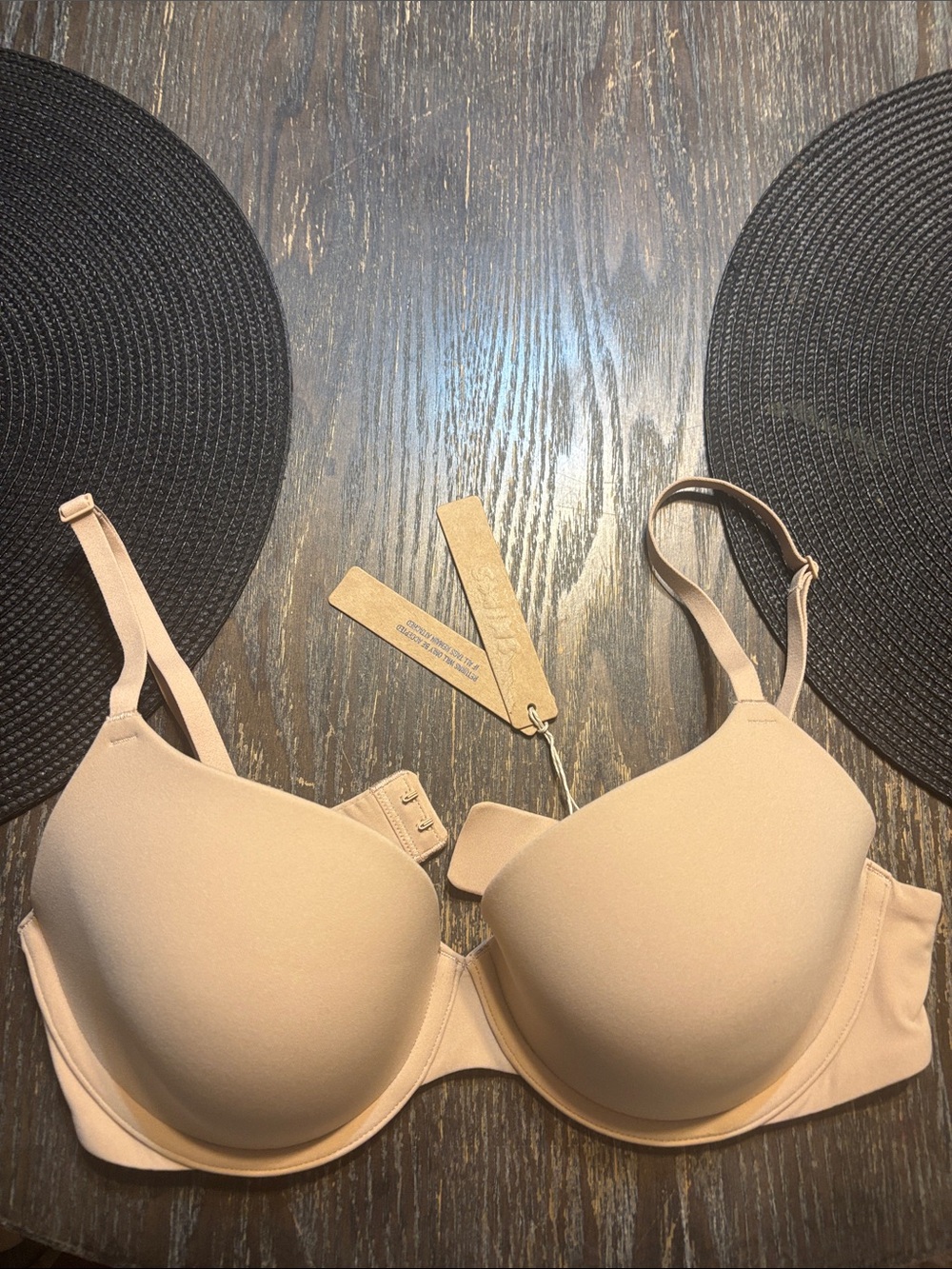 SKIMS Fits everybody t shirt Bra clay NWT size 34C